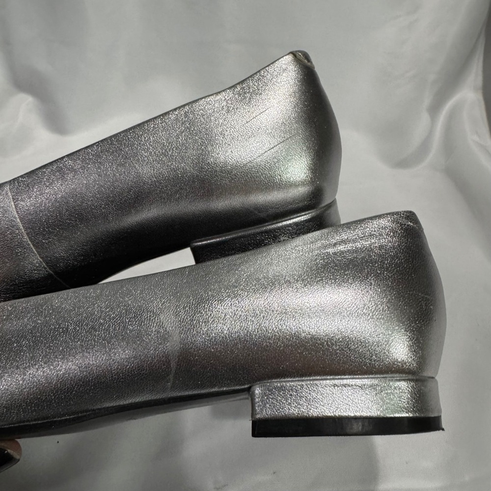 Marc Fisher LTD Gunner Flats Metallic Silver Leather Pointed Toe Slip On Size 8 - Picture 13 of 13